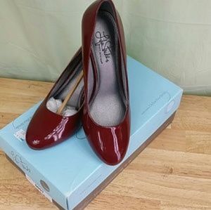 Lifestride Parigi Patent Leather Burgundy Pump